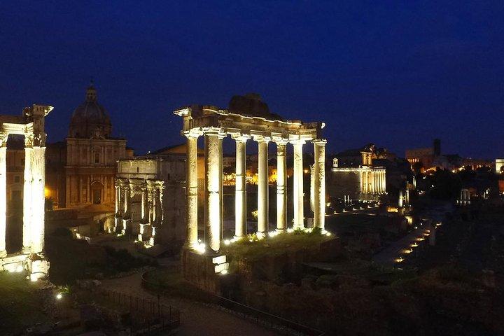 Roma à noite com motorista - Tour privado com brinde com champanhe