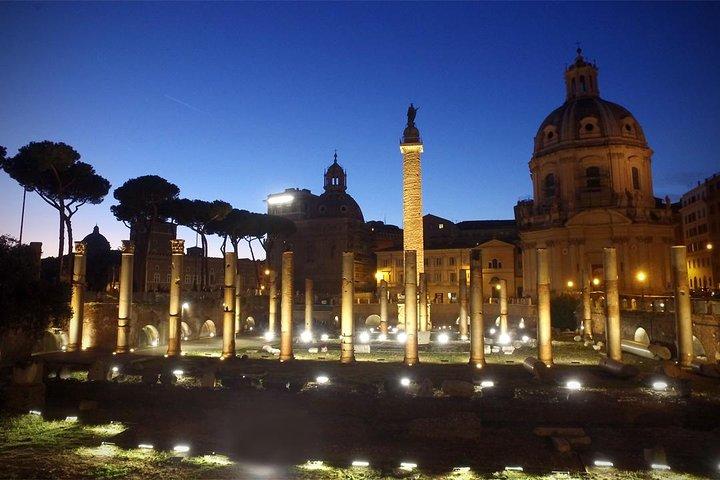 Roma à noite com motorista - Tour privado com brinde com champanhe