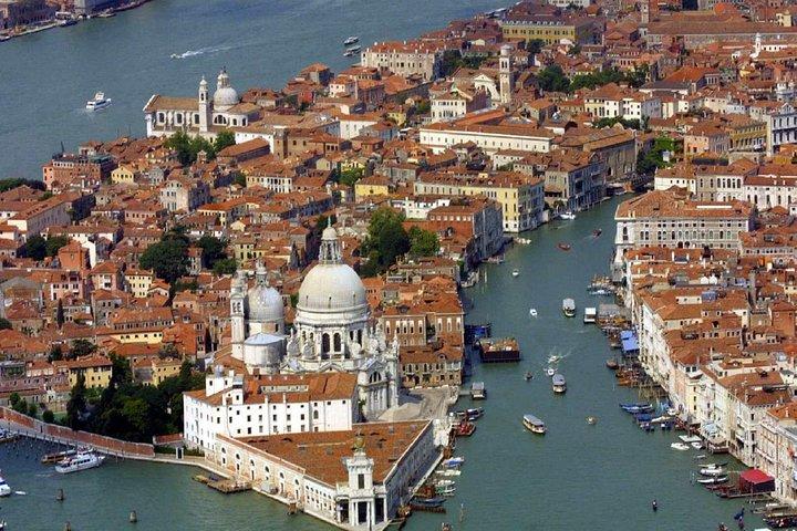 Viagem de um dia a Veneza saindo de Roma: excursão privada em trem de alta velocidade