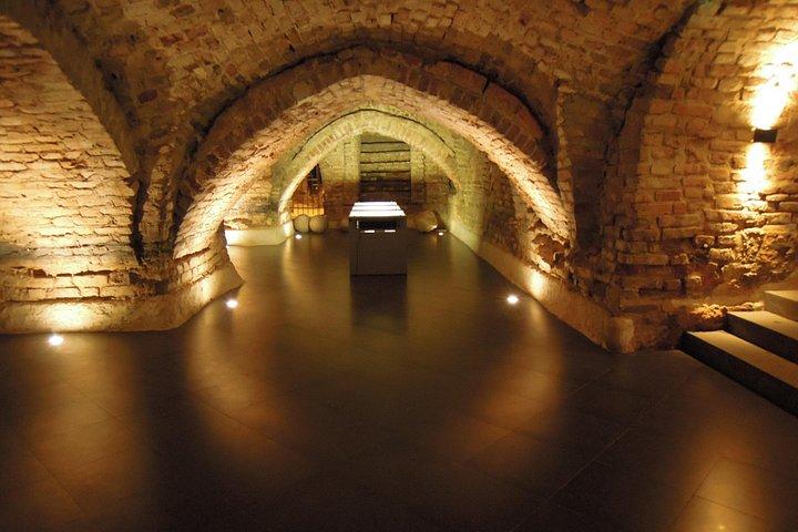 Private Vilnius Catacombs & Historic Old Town Walking Tour