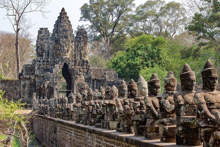 Sunrise Small Group Angkor Wat Private Tour