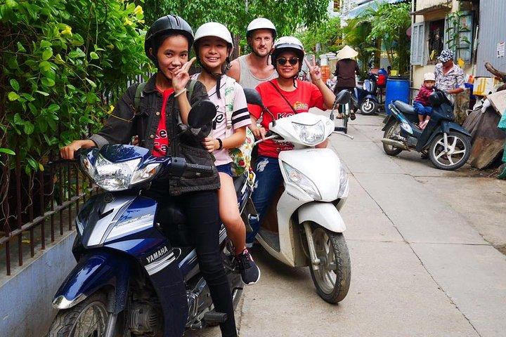 Da Nang Food Tour in moto