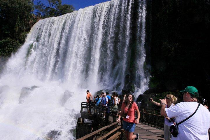 フォスドイグアスからのイグアスの滝のアルゼンチン側への日帰り旅行