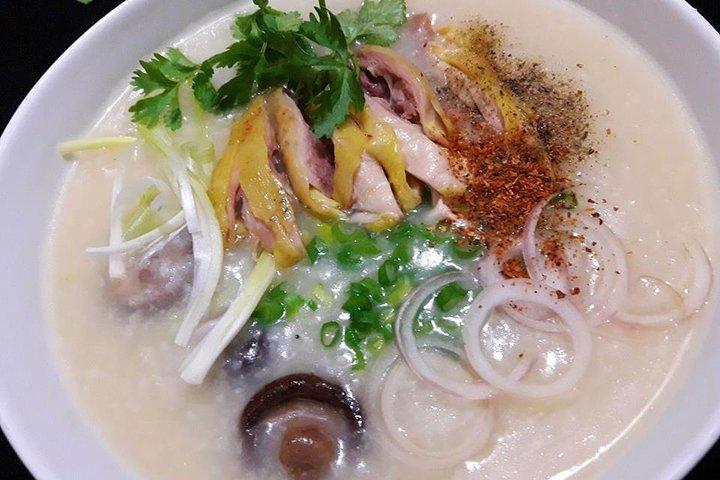 朝の食べ物ツアー：11種類の料理、白いバラとフットマッサージ