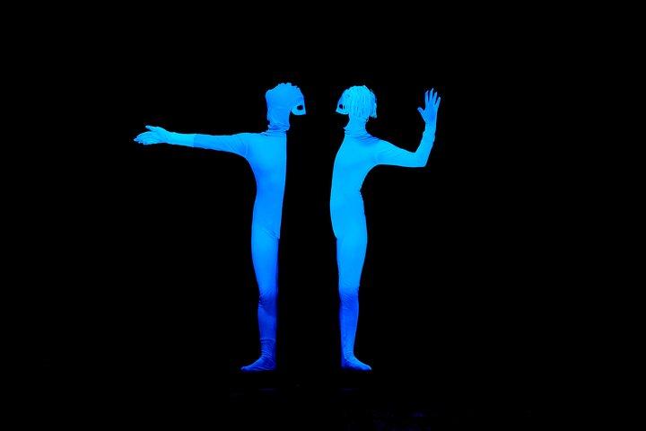 Coupe-file : WOW Show Black Light Theater à Prague Billet