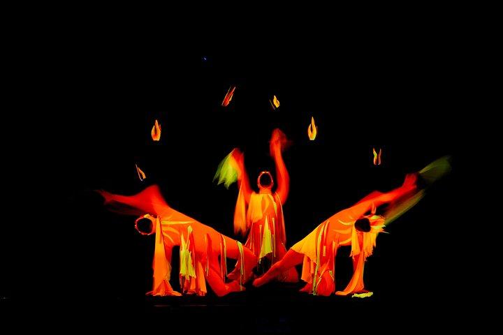 Coupe-file : WOW Show Black Light Theater à Prague Billet