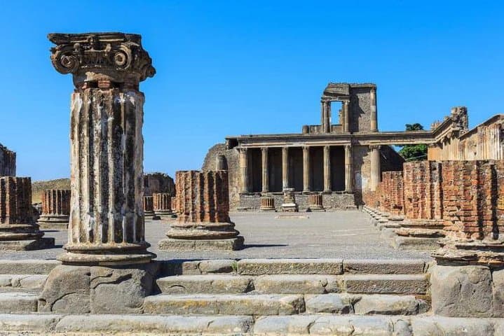 Shore excursion Guided Tour of Pompeii Ruins and Sorrento with a Farmhouse Lunch