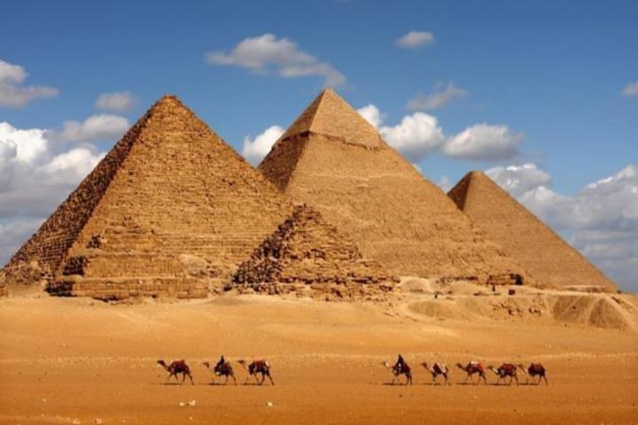 Day Trip To Giza Pyramids, Citadel, Old Cairo & Bazaar
