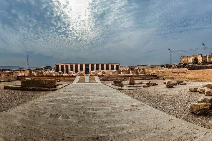 Luxor to Hurghada Transfer with a Unique Stop at Dendera Temple