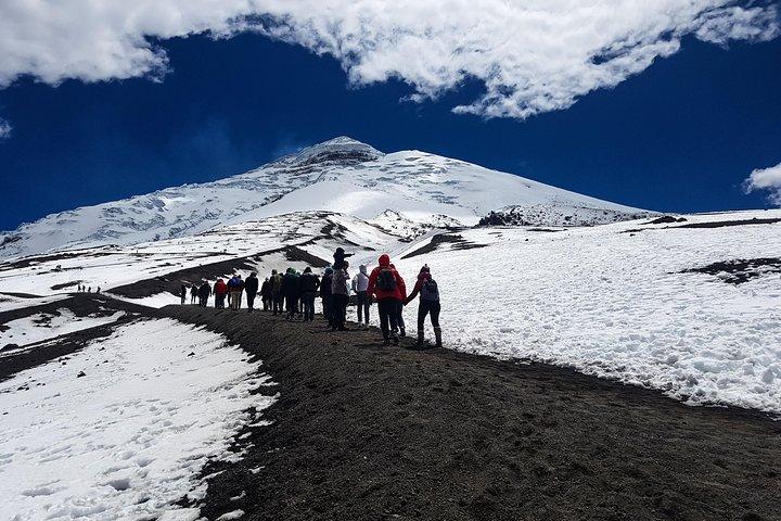 Tour de Día Completo al Cotopaxi Desde Quito con actividades incluidas.