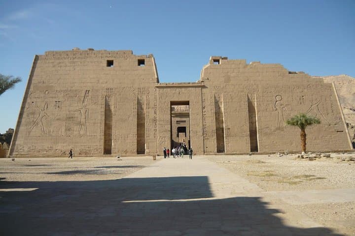 Luxor Day Tour to Habu Temple, Valley of the Nobles and Deir El Madina