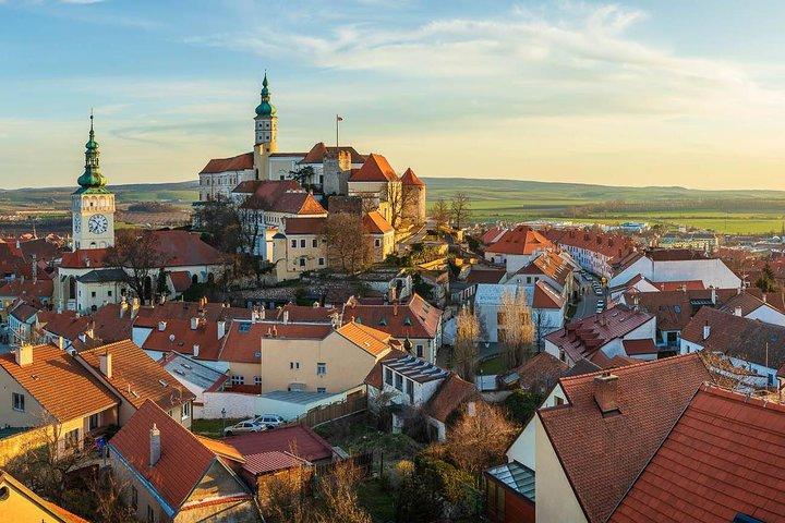 Prag-Bratislava One-Way Sightseeing Day Tour