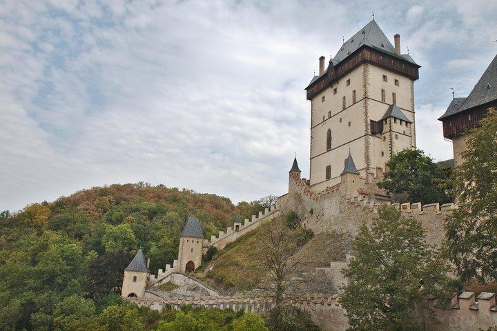 Private Karlstejner Burgfahrt ab Prag mit Mittagessen & Eintritt
