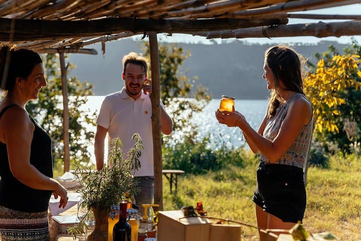 Naples Scenic E-Bike Ride to a Local Vineyard with Meal