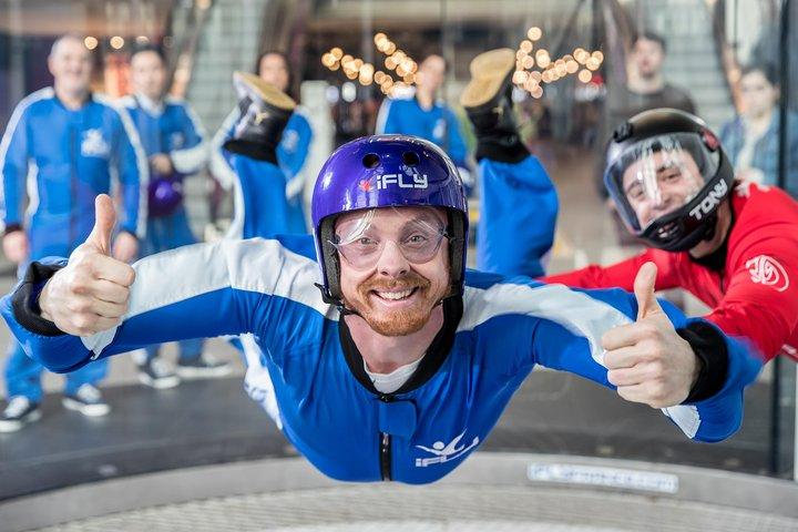 Basingstoke iFLY Indoor Skydiving Experience - 2 Flüge & Zertifikat