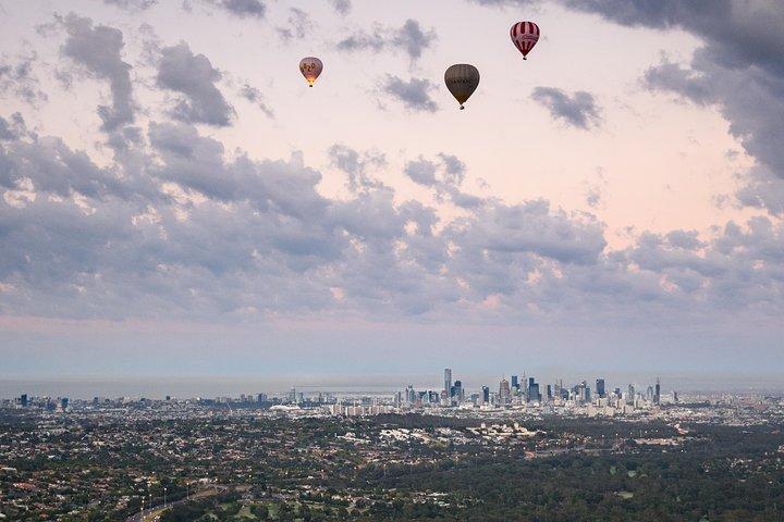 Vôo do balão do nascer do sol de Melbourne & café da manhã do champanhe