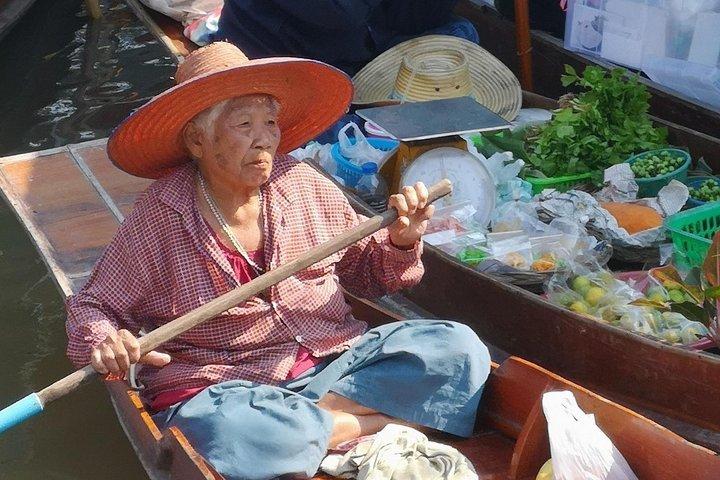 De Drijvende Markt van Thaka: Thailands meest authentieke ervaring