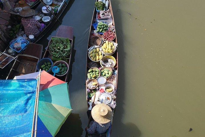 De Drijvende Markt van Thaka: Thailands meest authentieke ervaring