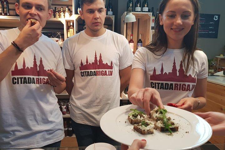 Tour privato e degustazione del mercato centrale di Riga