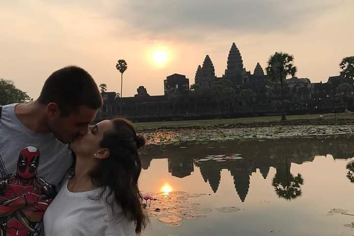 Tour privato in auto (complesso di Angkor Wat + alba)