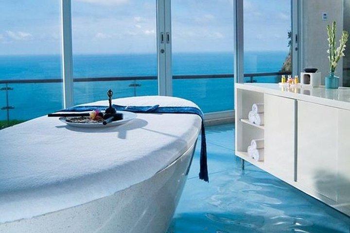 Tratamento de Spa Edge Bali com Acesso à Piscina e Bebida de Boas-Vindas