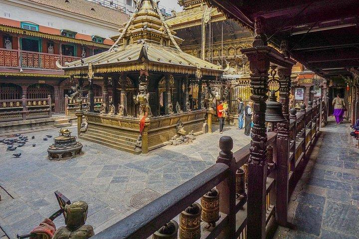 ダルバール、ヒンズー教の寺院、仏教徒のビハール - ストゥーパと博物館のあるパタンのプライベートツアー