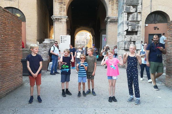 Visite du Colisée Amicale des Enfants Menée par Alessandra