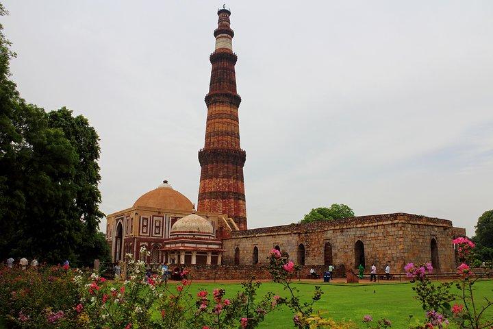 Privat Walking Tour: South Delhi Heritage herunder Qutub Minar og Mehrauli Archaeological Park