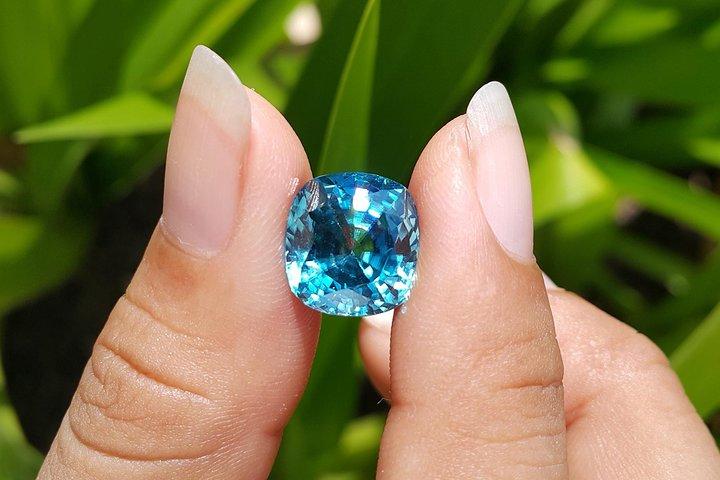 シェムリアップからの半日のカンボジアの宝石学ワークショップ