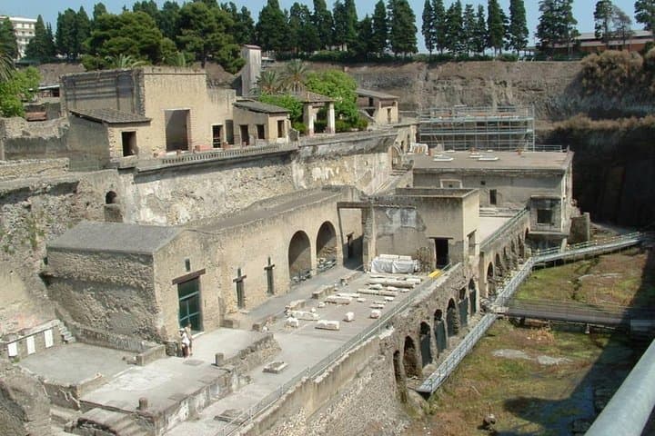 Private Full-Day Tour Sorrento, Positano, and Pompeii