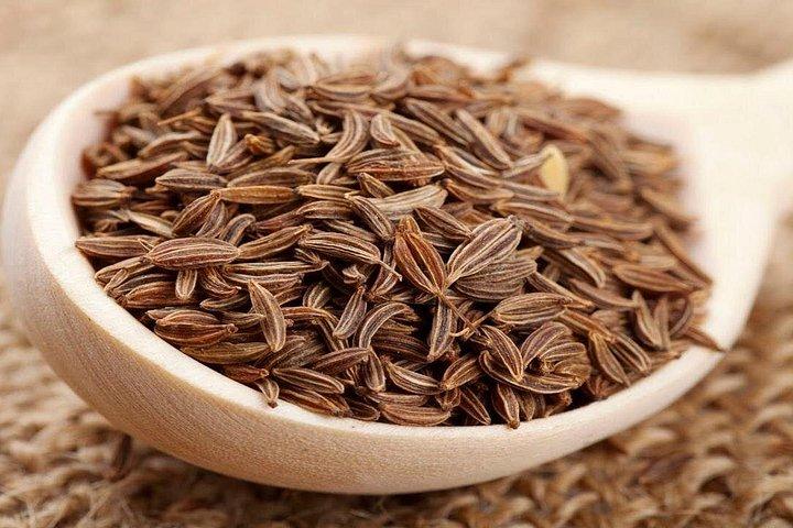 インド料理を体験する：地元のニューデリーレディから調理する方法を学ぶ