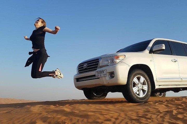 Sunset Desert Safari Dubai con cena barbecue