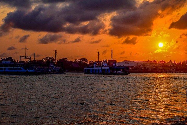 Tour privato della città di Mombasa e Santuario del parco Haller con pranzo a base di frutti di mare