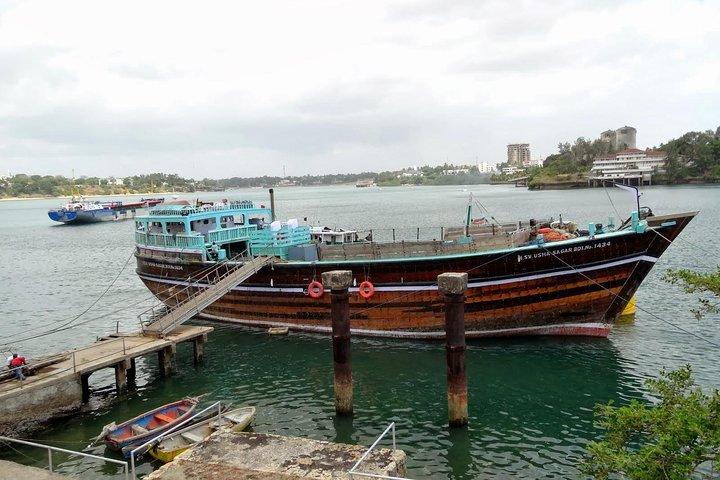 Tour privato della città di Mombasa e Santuario del parco Haller con pranzo a base di frutti di mare