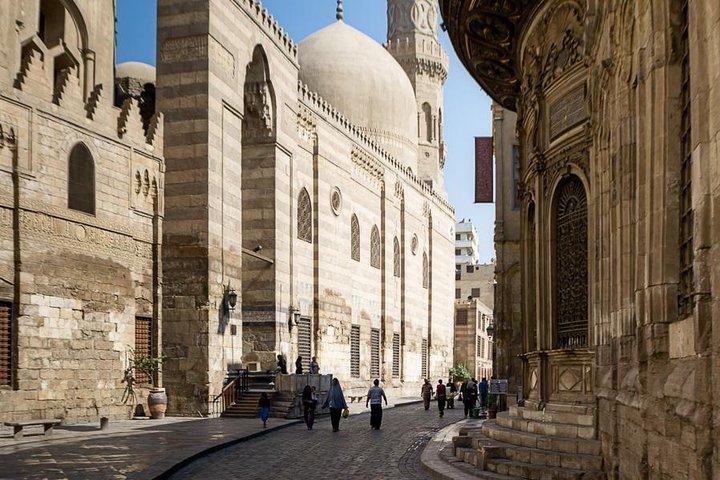 Islamic Cairo Walking Tour: Khan el Khalili, Al-Azhar Mosque