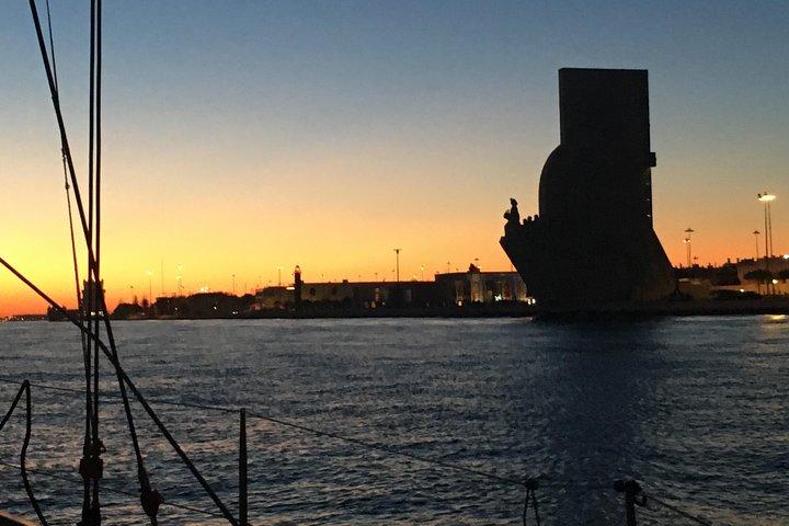 Lisbon by Night Sailing Tour with White or Rosé Wine & Light Snacks