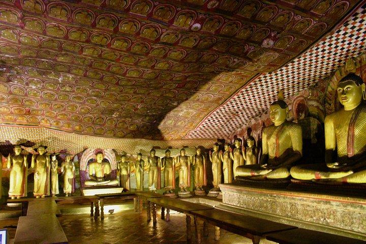 Excursion privée d’une journée à Sigiriya & Dambulla au départ de Kandy – Aaliya Tours