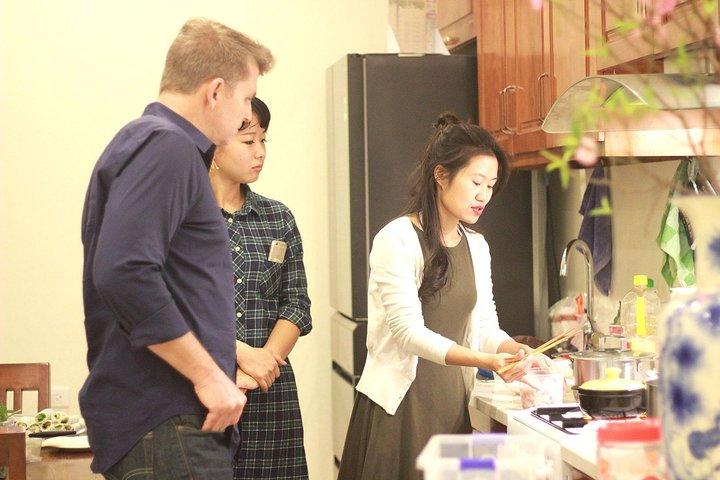 Privat vietnamesisk madlavningskursus i Hanoi med en lokal