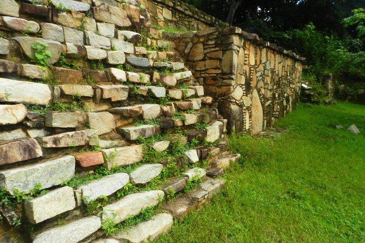 テワカルコ魅惑の考古学遺跡からわずか60分!