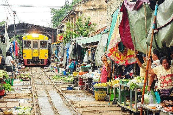 Descubrimiento del mercado de Tailandia : Mercado ferroviario de Amphawa & Maeklong