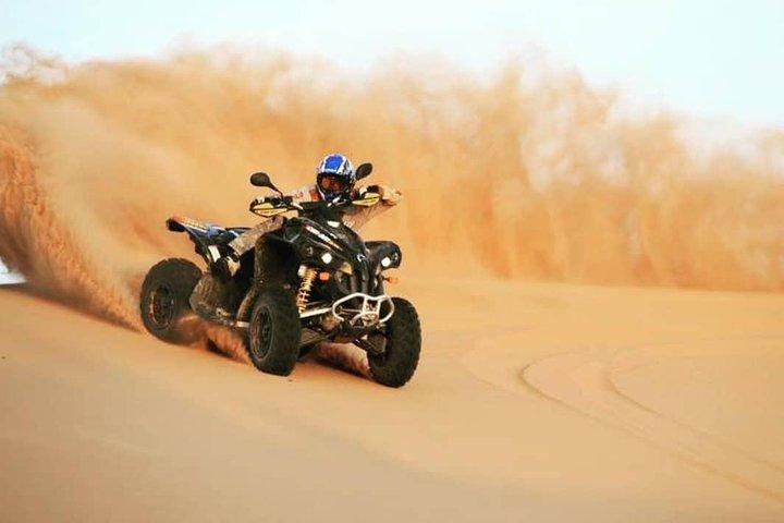 Safari en 4x4 por el desierto, paseo ATV gratuito, paseo en camello, cena con barbacoa y espectáculos en vivo