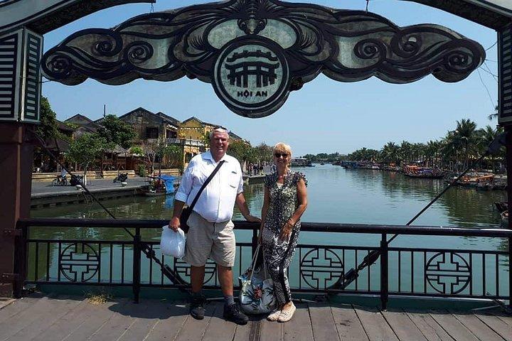 ナイトマーケット、カラフルな提灯、ボートに乗ってのホイアンウォーキングツアー（PrivateTour）