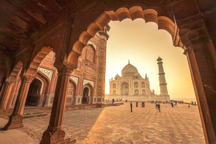 Private same day Taj Mahal tour from Banglore