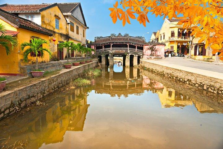 Viajes de Hoi An a Dong Hoi en servicio de coche privado