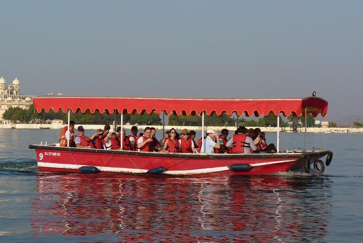 Udaipur - Boat ride at lake Pichhola