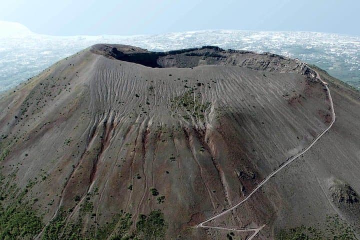 Vesuvius tour with wine tasting and light lunch