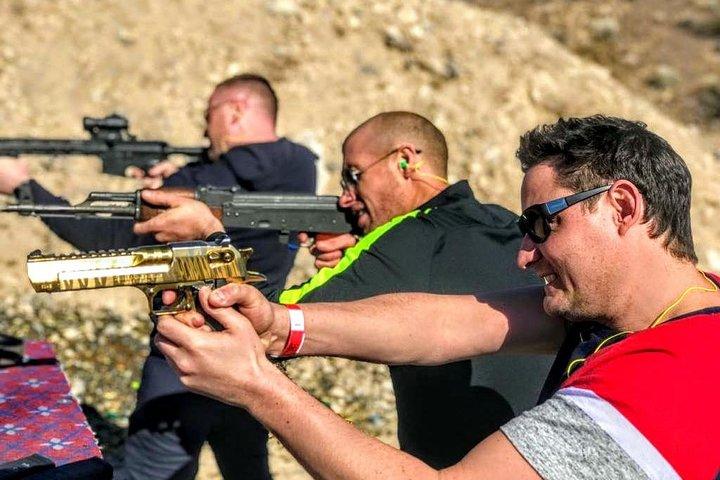 4 Gun Desert Shooting Adventure met lunch