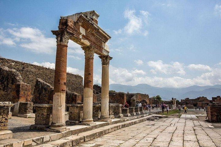 Tour Privado Pompéia e Positano a partir do seu hotel em Roma