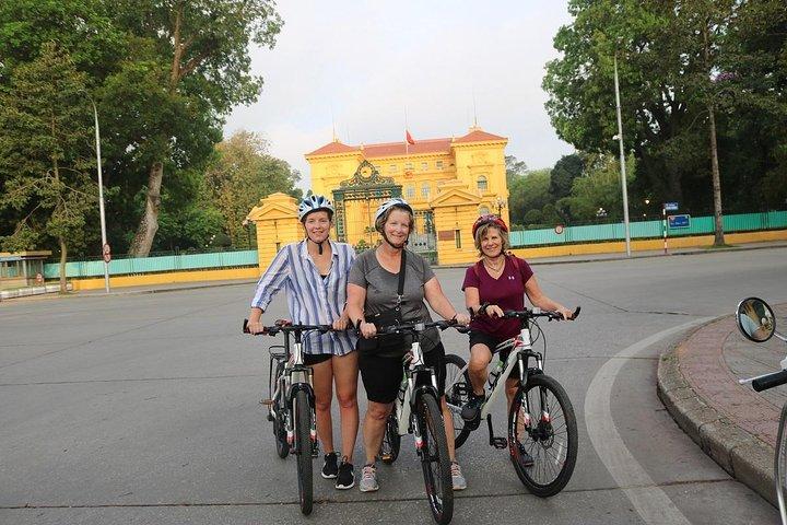 A Glimpse Of Hanoi ,Cultures, History, Backstreet, Train Street