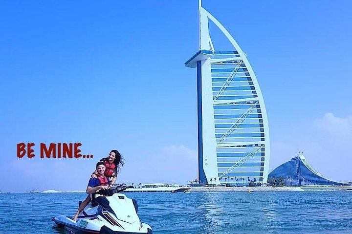 Jet Ski Tour Dubai: La Mer - Burj Al Arab- Atlantis per 1h 30min